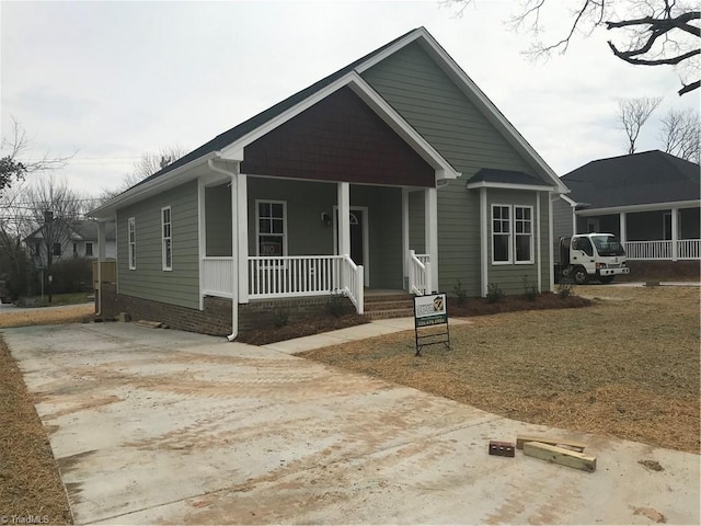 view of front facade featuring covered porch