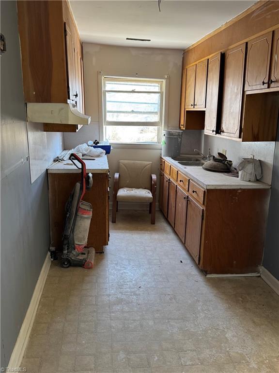 kitchen featuring sink