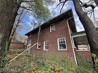 view of property exterior