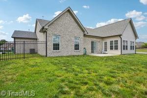 2834 Fallin Ct, High Point, NC 27262 - back of property with a patio