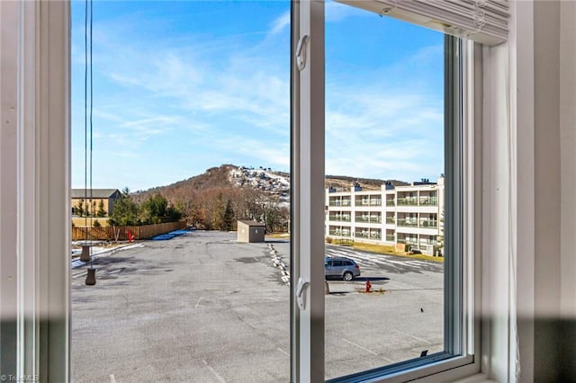 entryway with a mountain view