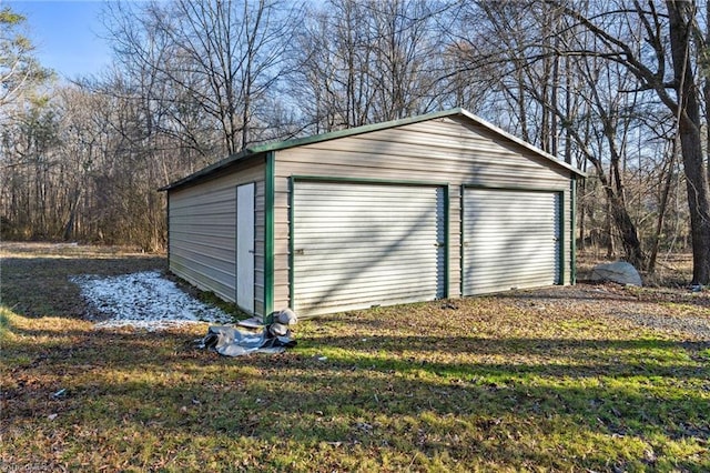 view of detached garage