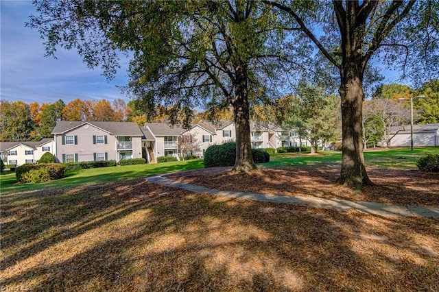 view of front of property with a front yard