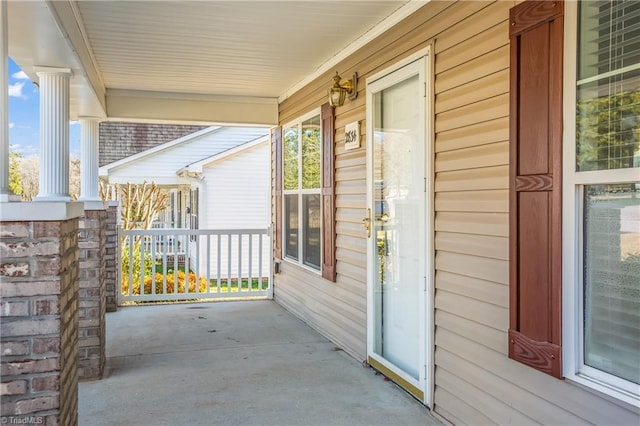 view of patio / terrace with covered porch