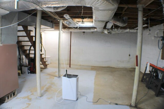 2289 W Pine St, Mount Airy, NC 27030 - unfinished below grade area with stairway