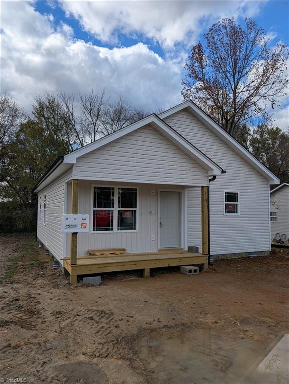 view of front facade with covered porch