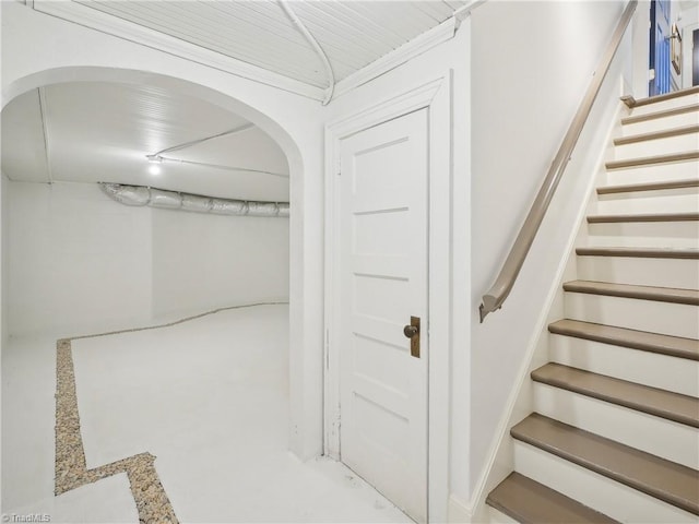 511 Circle Dr, Burlington, NC 27215 - stairs featuring arched walkways