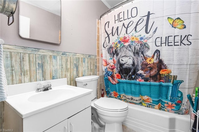 422 Hyde St, Burlington, NC 27217 - full bath with vanity, a wainscoted wall, shower / tub combo, toilet, and crown molding