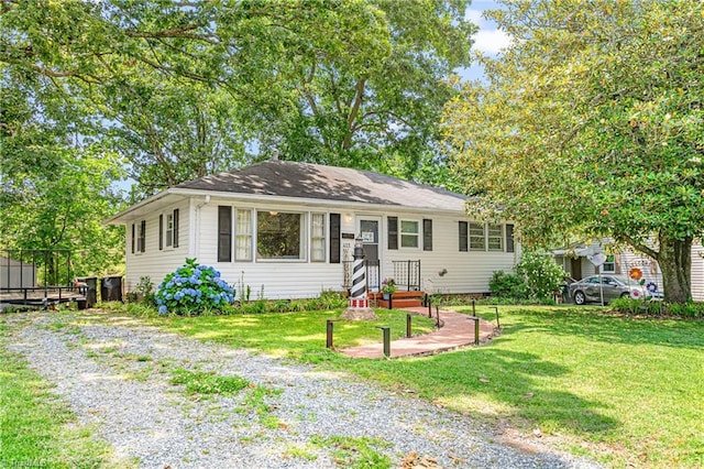 422 Hyde St, Burlington, NC 27217 - single story home featuring a front lawn