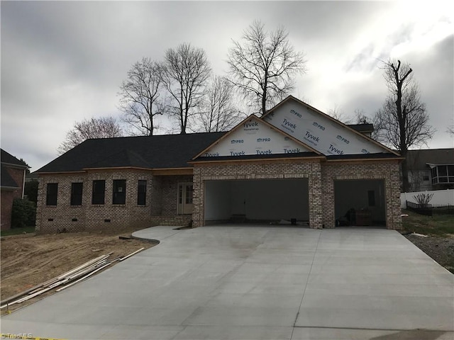 view of front facade featuring a garage