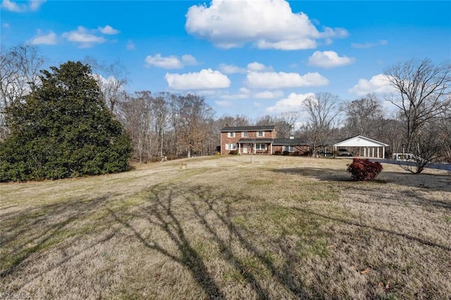 view of front of property with a front yard