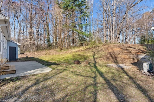 view of yard with a patio