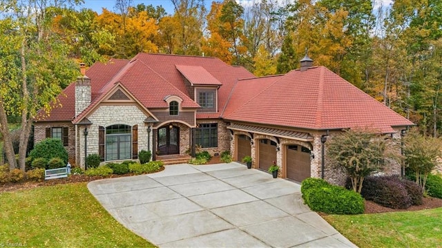 view of front of home with a front lawn