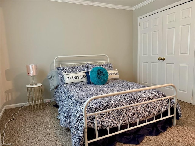 1500 Brent Ct Unit 9-B, Burlington, NC 27215 - carpeted bedroom featuring ornamental molding, baseboards, and a closet