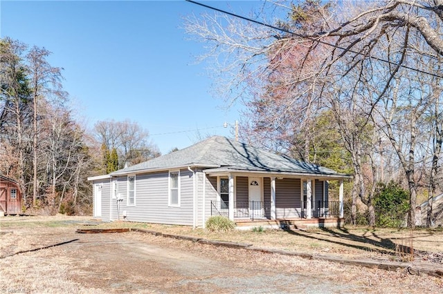 view of front of home with covered porch