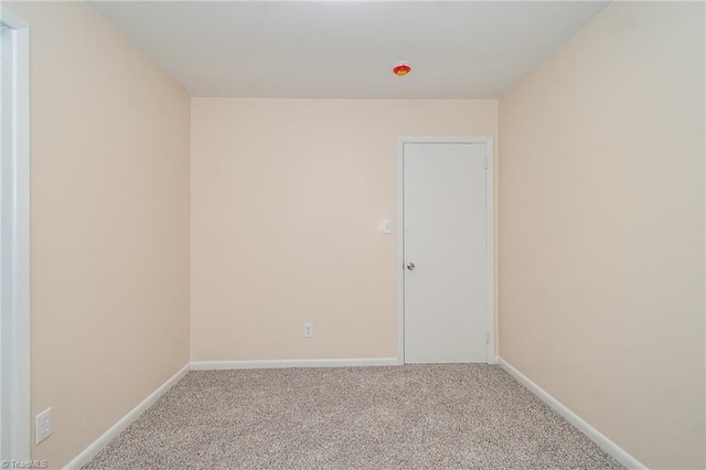 2102 Castlerock Rd, Greensboro, NC 27406 - carpeted empty room featuring baseboards