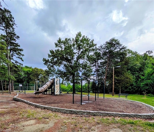 2102 Castlerock Rd, Greensboro, NC 27406 - view of community play area
