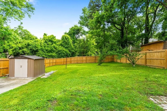209 Burtner St, Greensboro, NC 27406 - view of yard featuring a storage unit and an outdoor structure