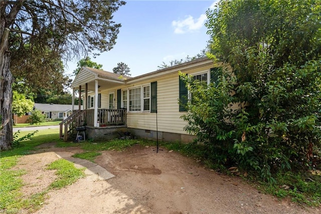 3410 Lambeth St, Winston-Salem, NC 27107 - view of side of home with crawl space