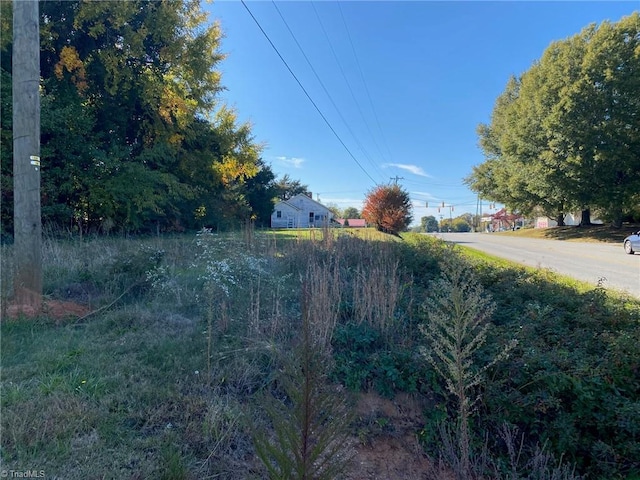 Listing photo 3 for CORNEROFHWY67 Flint Hill Rd, East Bend NC 27018