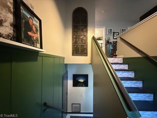 7098 E Fork Rd, High Point, NC 27265 - view of staircase