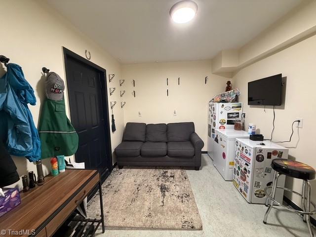 7098 E Fork Rd, High Point, NC 27265 - view of living room