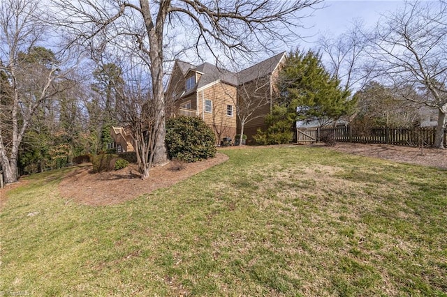 view of yard featuring fence