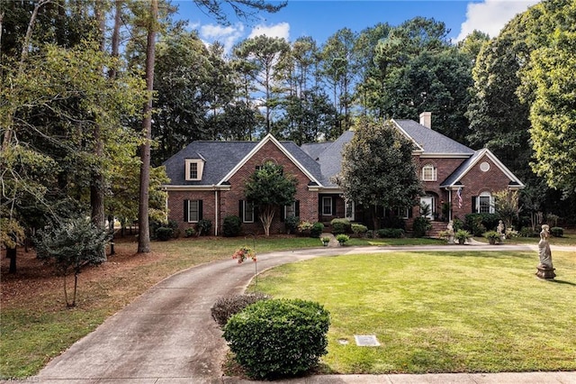 view of front of property with a front yard