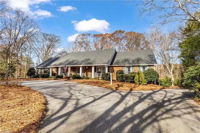 view of front of home with covered porch