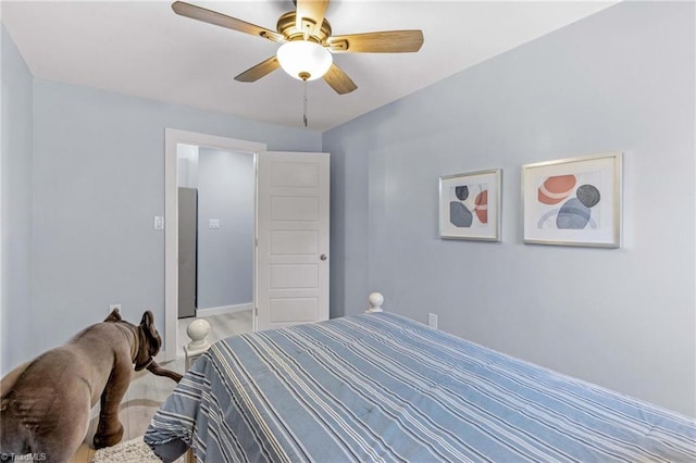 bedroom with ceiling fan