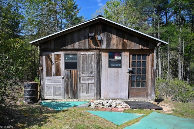 view of outbuilding featuring an outbuilding