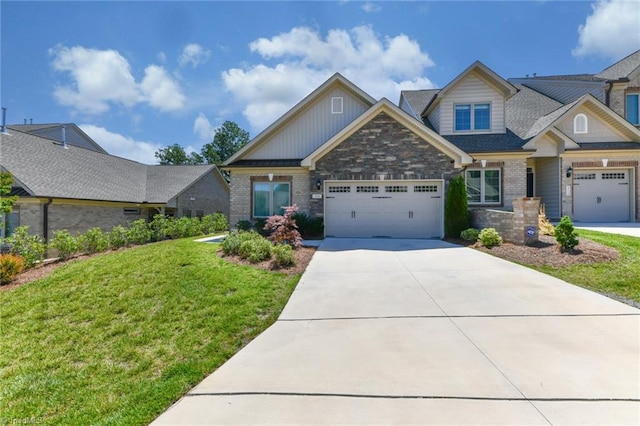 craftsman house with a front yard