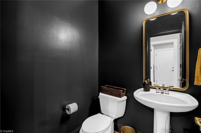 217 Oakmont Park Ct, Kernersville, NC 27284 - bathroom featuring toilet and baseboards