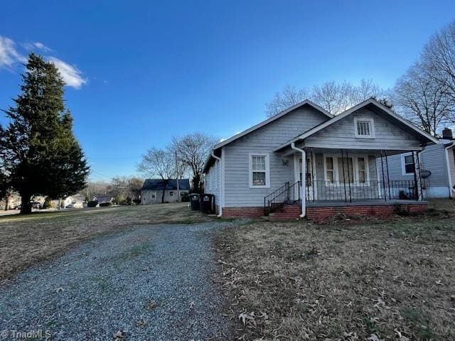 view of front of house featuring a porch