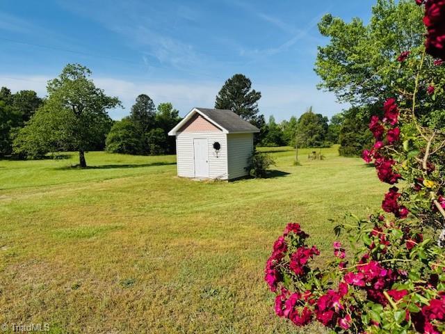 526 Bob Rainey Trl, Burlington, NC 27217 - view of green lawn