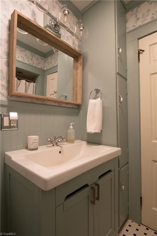 bathroom with vanity