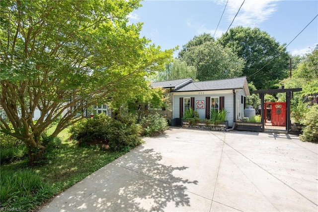 238 Maple St, King, NC 27021 - view of front of house with driveway