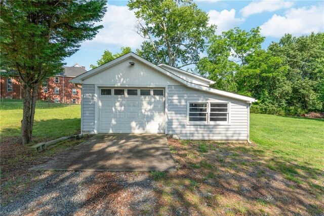 4814 Merrimac St, Winston-Salem, NC 27105 - detached garage with driveway