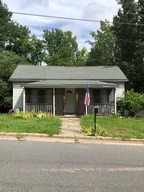 view of front of home with covered porch