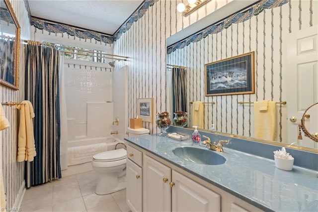 full bathroom featuring a textured ceiling, toilet, tile patterned flooring, and wallpapered walls