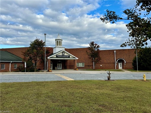view of building exterior