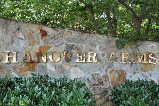 366 Hanover Arms Ct, Winston-Salem, NC 27104 - view of community sign
