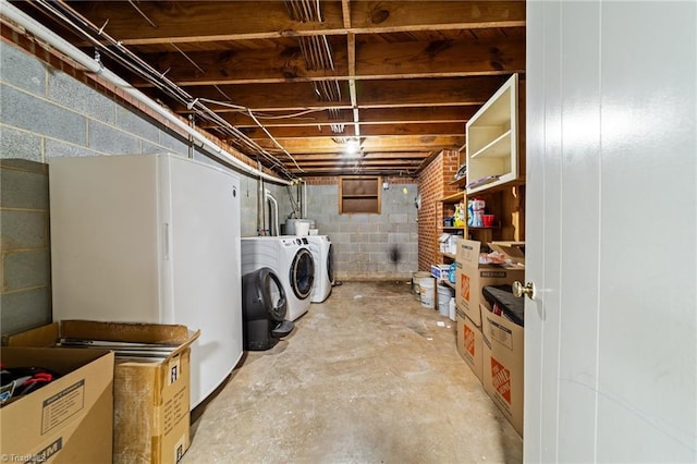 washroom with washer and clothes dryer