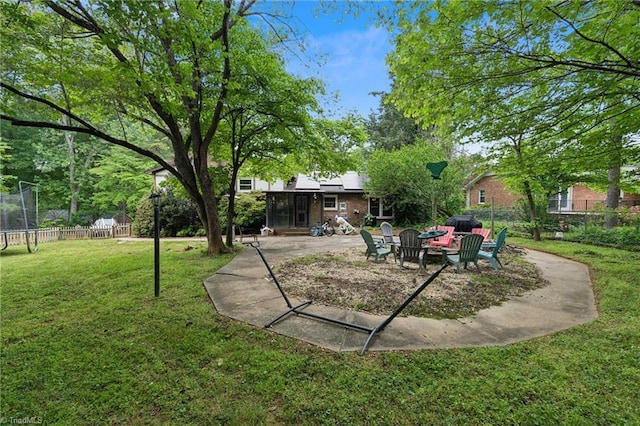 view of yard featuring a patio area