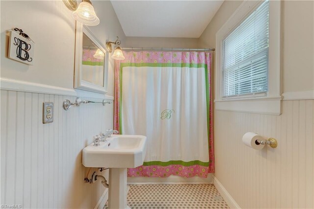 17 E Main St, Thomasville, NC 27360 - bathroom with wainscoting
