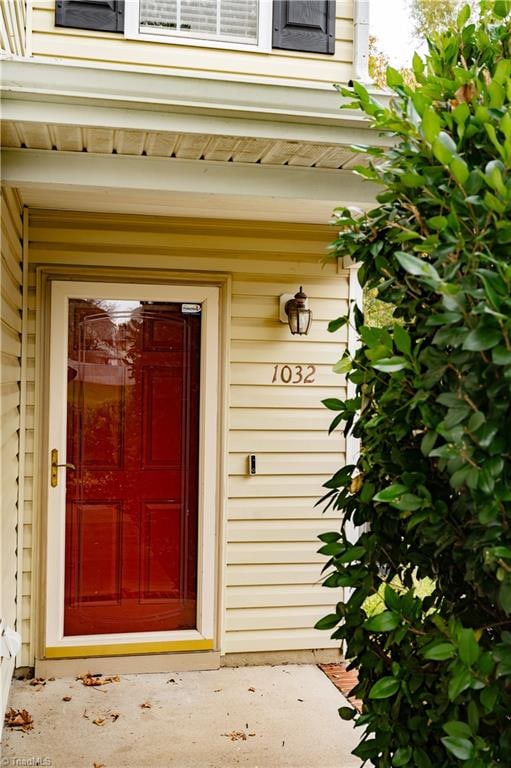 view of doorway to property