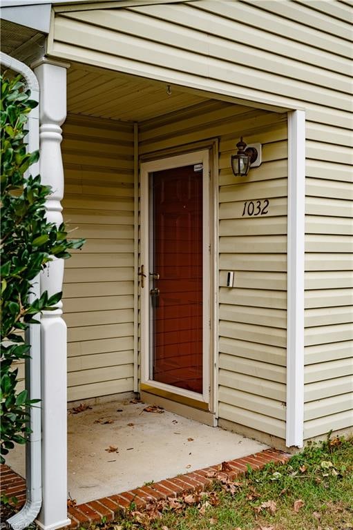 view of property entrance