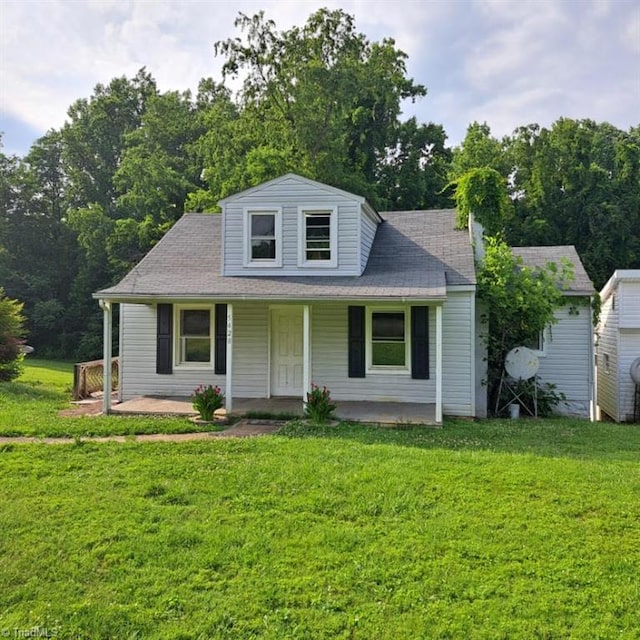 5426 Cedarbrook Rd, Jonesville, NC 28642 - bungalow with a front lawn and a porch