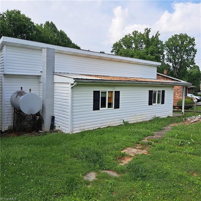 5426 Cedarbrook Rd, Jonesville, NC 28642 - view of side of property with a yard