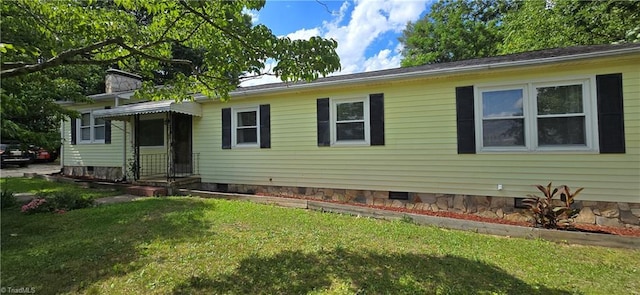 3613 Mcconnell Rd, Greensboro, NC 27405 - rear view of property featuring crawl space and a yard